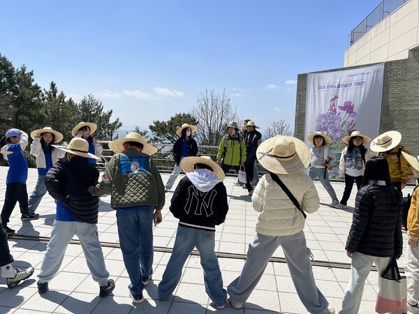 저녁노을미술관 교육프로그램 진행 모습 / 사진 = 신안군