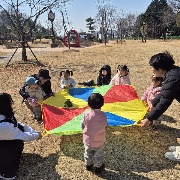 유아숲체험 프로그램 진행 모습 / 사진 = 광양시