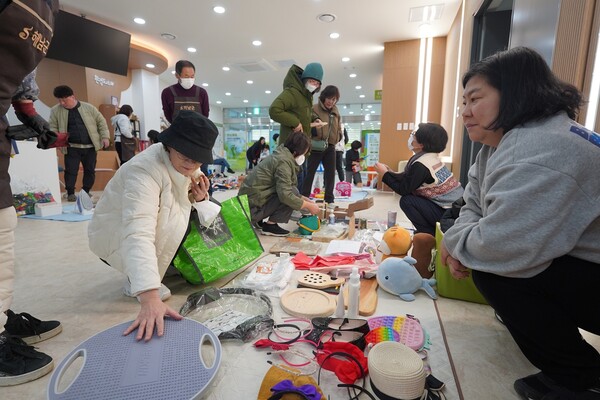 자원순환센터 나눔장터 / 사진 = 해남군