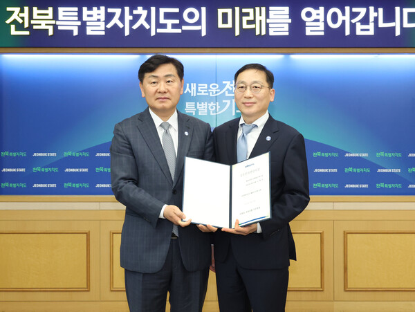 신임 노홍석 전북특별자치도 행정부지사 취임 (오른쪽) / 사진=전북특별자치도