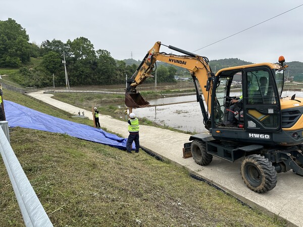 재해 대비 부곡저수지 비상 대처 훈련 (저수지 사면 응급 복구 훈련 현장) / 사진 = 보성군