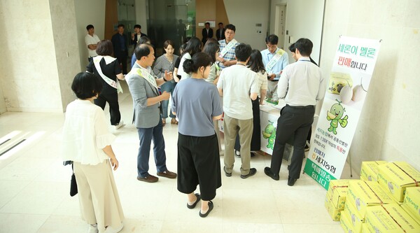 나주시가 관내 주요 공공기관과 함께 세지멜론 판촉 행사를 진행했다 / 사진=나주시