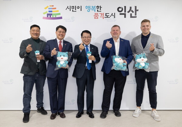 익산시_국제대회 잇단 유치_스포츠 도시 위상_우뚝(실사단 익산 WA 장애인펜싱 세계선수권대회 경기장 방문 / 사진=익산시