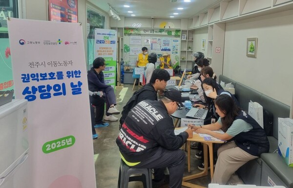 혹서기 앞두고 이동노동자의 건강과 안전 살펴! / 사진 = 전주시