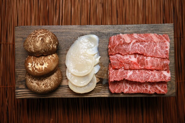 한우삼합 / 사진 = 장흥군