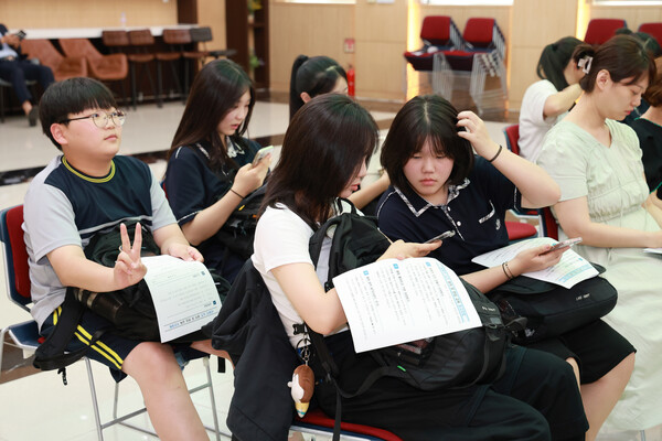 군민과 함께하는 유튜브 쇼츠 교육 장면 / 사진=화순군