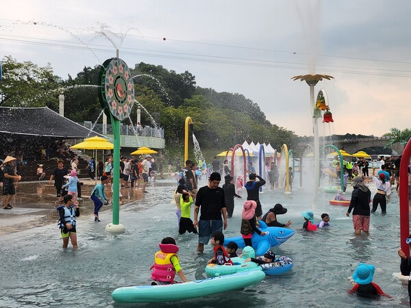 올여름 휴가는 남원으로! 요천 물놀이시설 / 사진 = 남원시