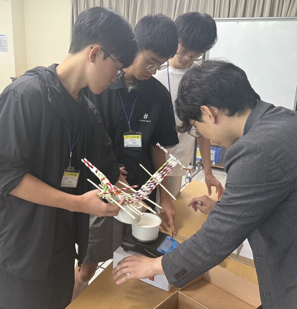 광주창의융합교육원, ‘발명 메이커반 중급과정’ 운영 7월23일_창의적 아이디어 발상 실습 / 사진=광주시교육청