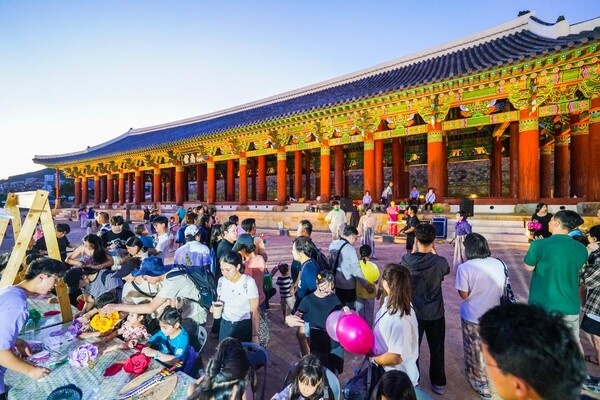 여수시(시장 정기명)는 지난 25일부터 26일까지 진남관 일원에서 열린 ‘2025 여수 국가유산 야행’이 4만 6천여 명의 관람객이 참여한 가운데 성황리에 종료됐다고 밝혔다./ 사진=여수시