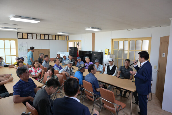 정기명 여수시장, 삼산면 경로당 찾아 어르신 위문·생활 불편 청취 / 사진=여수시