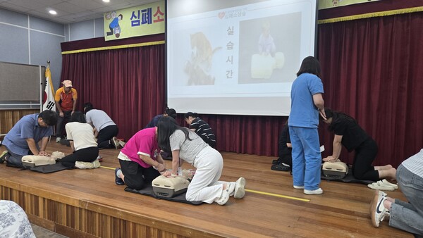 구례군, 심폐소생술 및 응급처치교육으로 골든타임 확보/ 사진=구례군