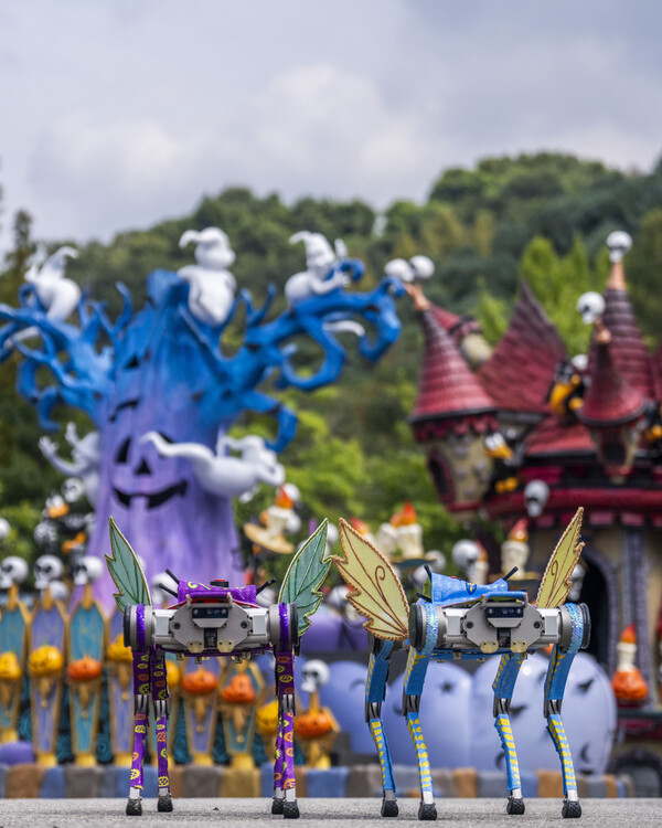 에버랜드 스마일리 펌킨 퍼레이드에 등장하는 로봇 / 사진=삼성물산