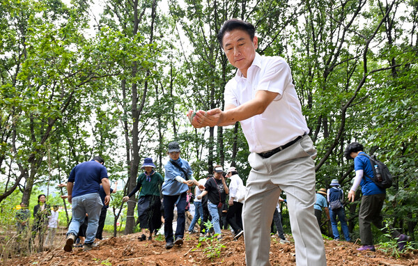 씨앗 뿌리기 행사 / 사진 = 의정부시