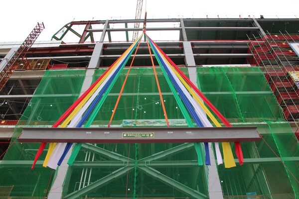 롯데건설이 롯데바이오로직스 송도 바이오캠퍼스 제1공장 상량식을 진행하고 있다 / 사진=롯데건설