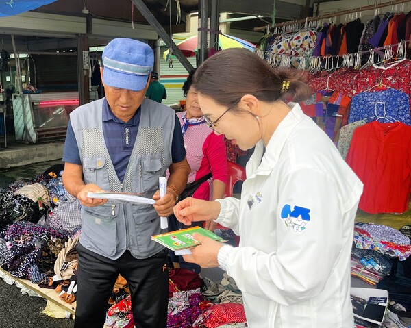 황룡전통시장에서 열린 장성군 ‘생명나눔주간 릴레이 캠페인’ / 사진=장성군