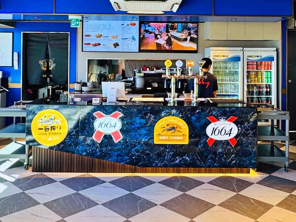 BBQ치킨_BBQ가 정식 운항에 들어가는 ‘한강버스’의 주요 선착장 5곳에 매장 오픈을 마치고 본격적인 고객 맞이에 나선다. / 사진=제너시스BBQ 