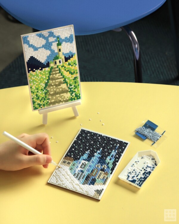 ㈜아성다이소 ‘보석 십자수 액자 DIY 세트’ / 사진=아성다이소