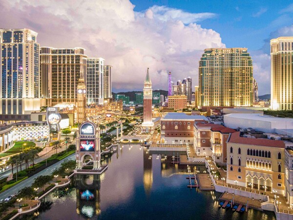 현대백화점.샌즈 차이나 리조트 야간 전경 / 사진=현대백화점