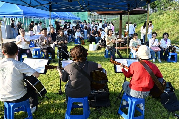 송산3동, 반려동물과 음악이 어우러진 ‘도란도란 나눔장터’ 성황리 개최 / 사진 = 의정부시