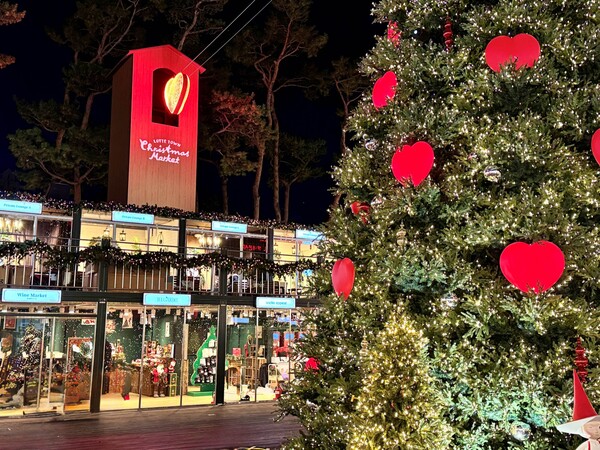 잠실 롯데타운 크리스마스 마켓 (프라이빗라운지 & 트리) / 사진=롯데쇼핑