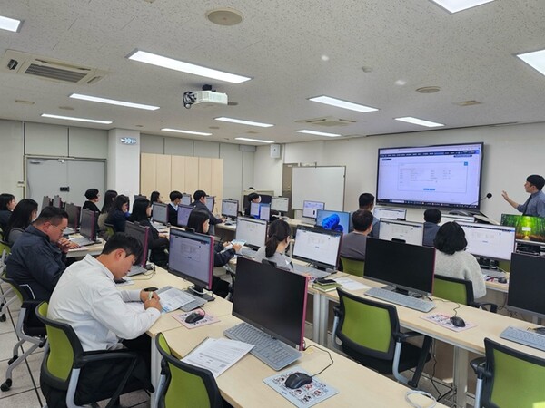 진도군, 신규 공무원 직무역량 강화! ‘세외수입 실무 교육’ 진행 / 사진=진도군