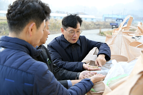최훈식 장수군수, 2025년산 공공비축미 매입현장 방문 / 사진=장수군