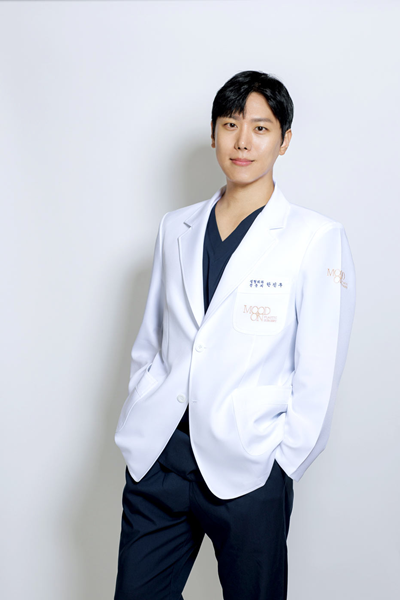 무드온성형외과 한진우 원장