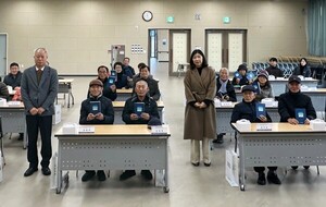 장흥군, AI로 기록한 어르신 인생 이야기 시집 전달 - 뉴스 썸네일 이미지