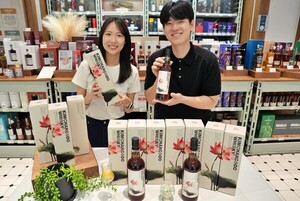 "단 288명만 허락된 사계절의 풍미"...롯데마트, '김창수 위스키 연꽃' 한... - 뉴스 썸네일 이미지